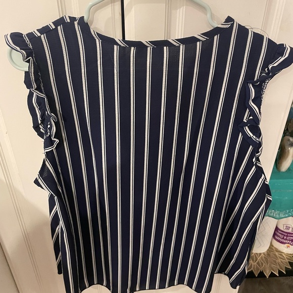 Top - Picture 2 of 3